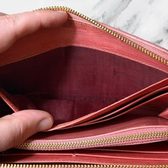 Miu Miu Matelassé Leather Long Zip Wallet in Pink with Box - Picture 4 of 10
